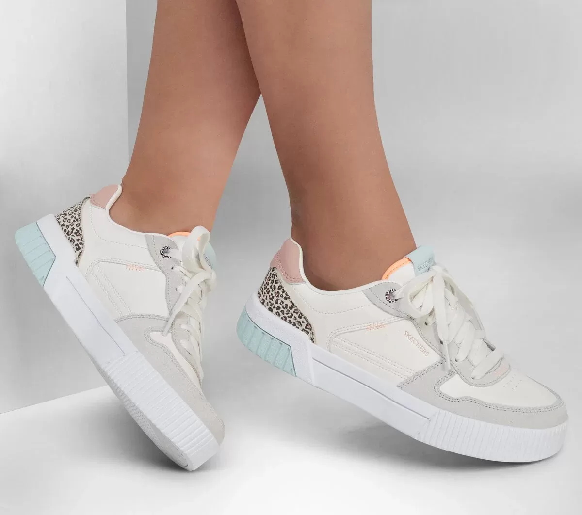 Jade – Feline Instinct