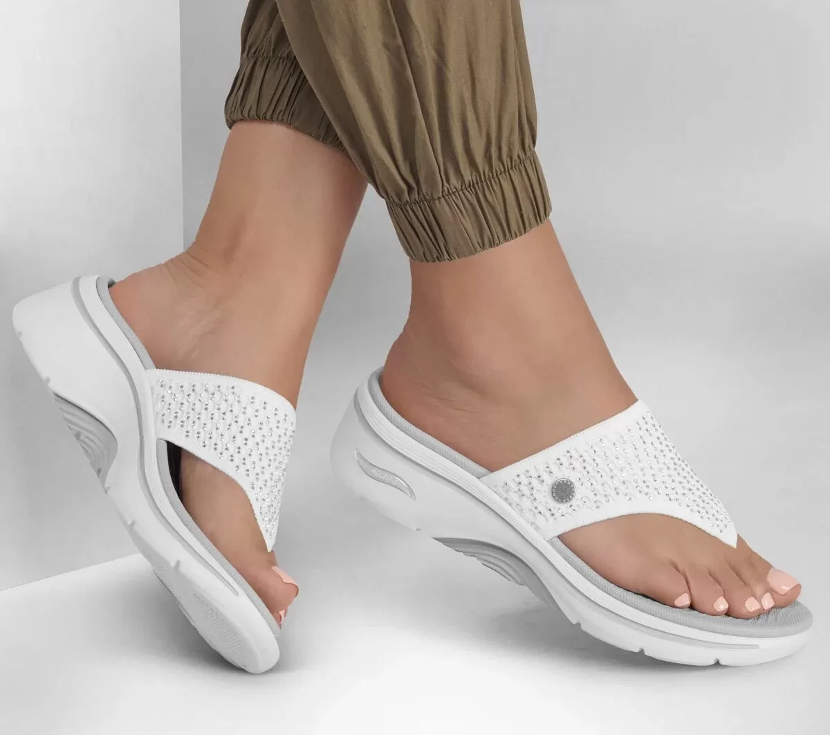 Martha Stewart: GO WALK Arch Fit 2.0 – Illuminating