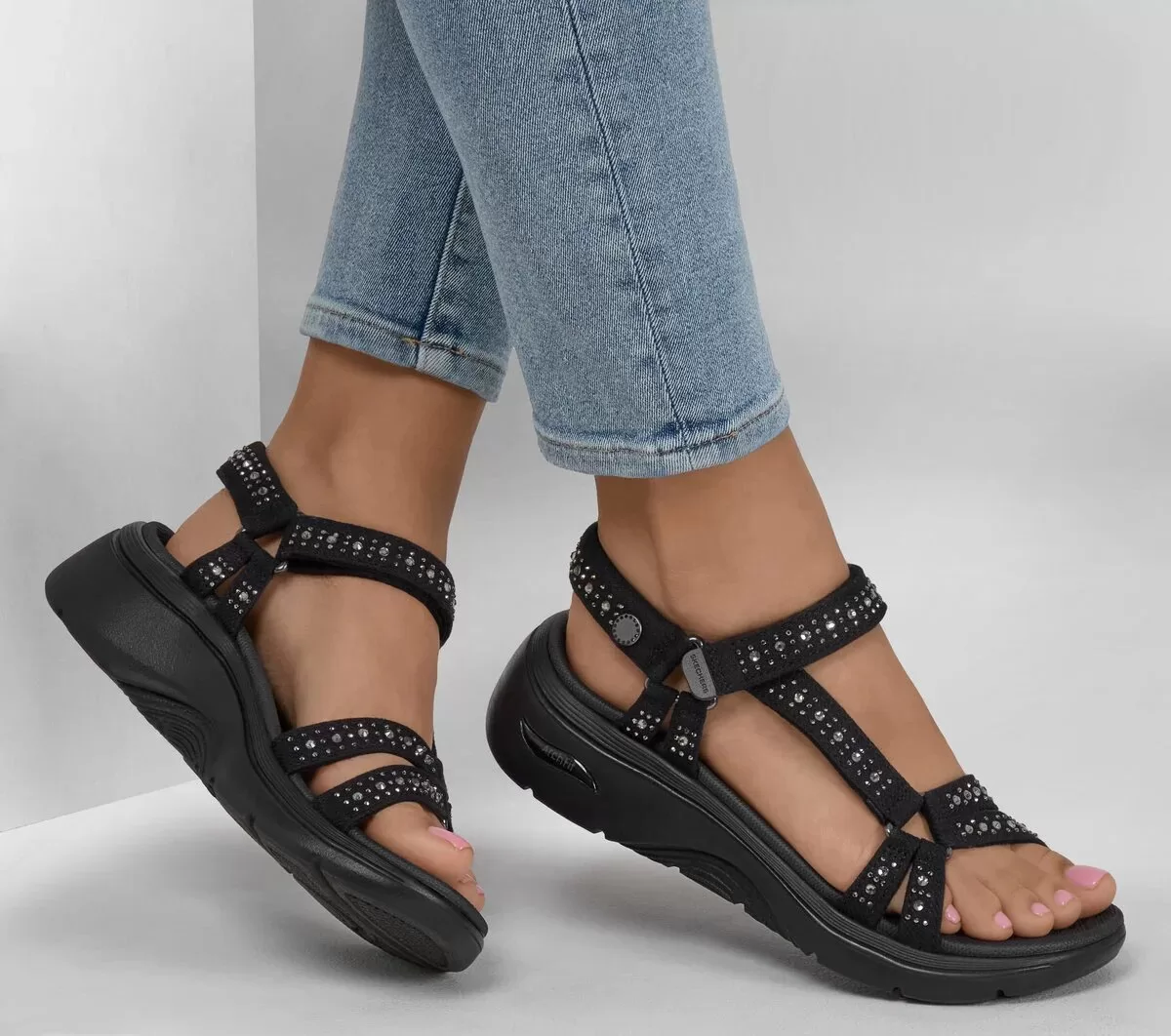 Martha Stewart: GO WALK Arch Fit 2.0 Sandal – Glitter