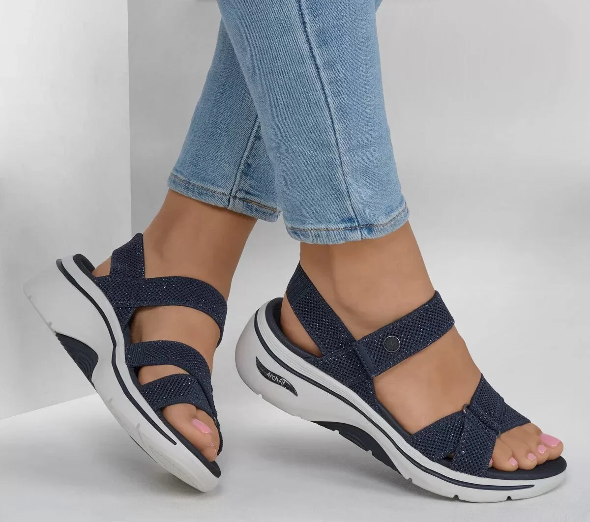 Martha Stewart: GO WALK Arch Fit 2.0 Sandal – Sparkling