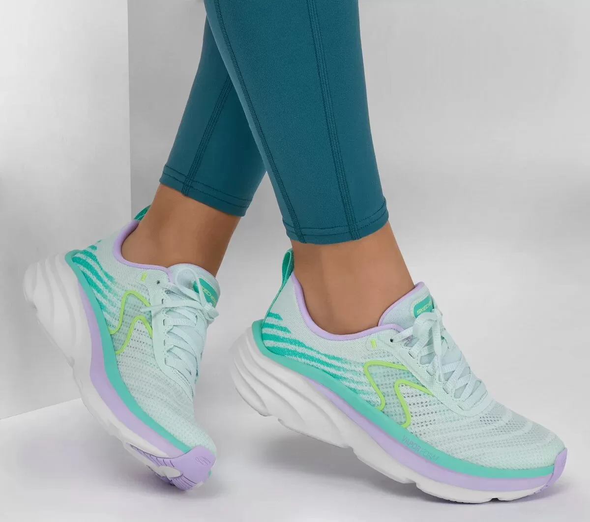 Relaxed Fit: D’Lux Vapor – Cool Breeze